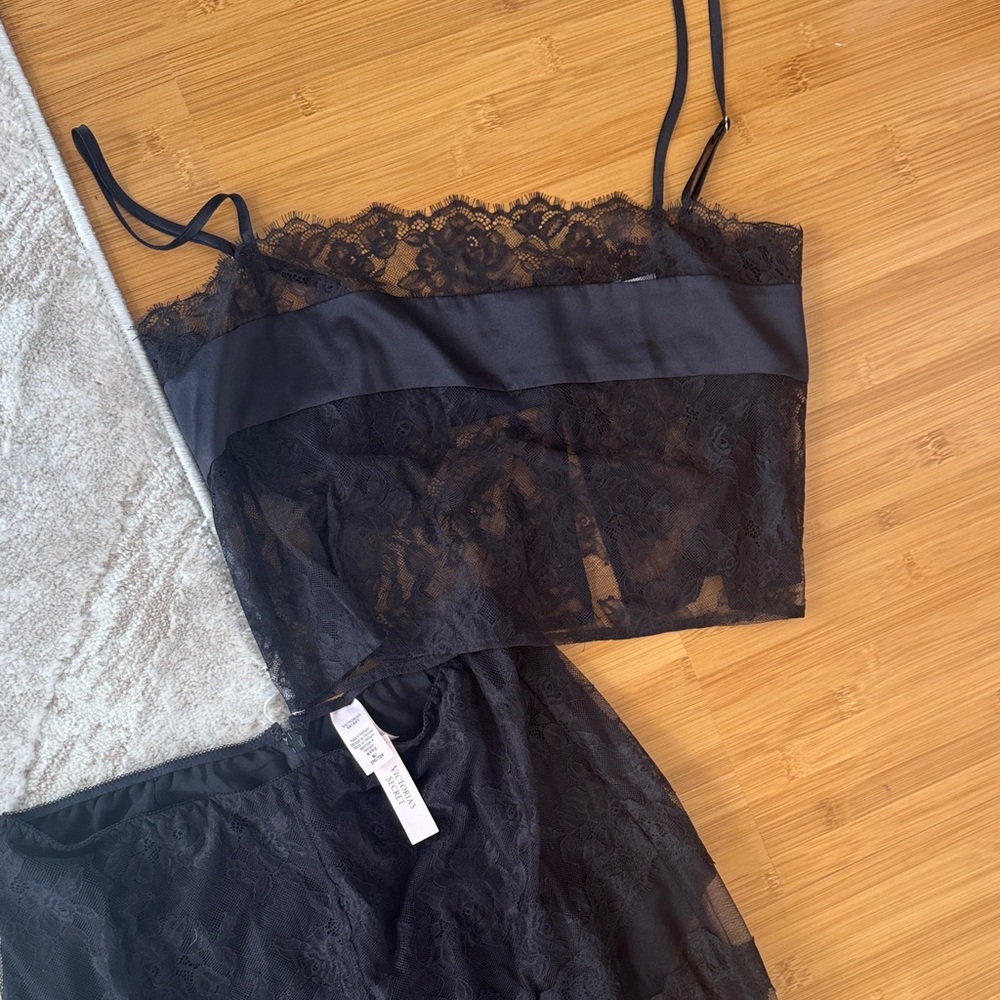 Victoria's Secret Lace Ensemble - Picture 3 of 5